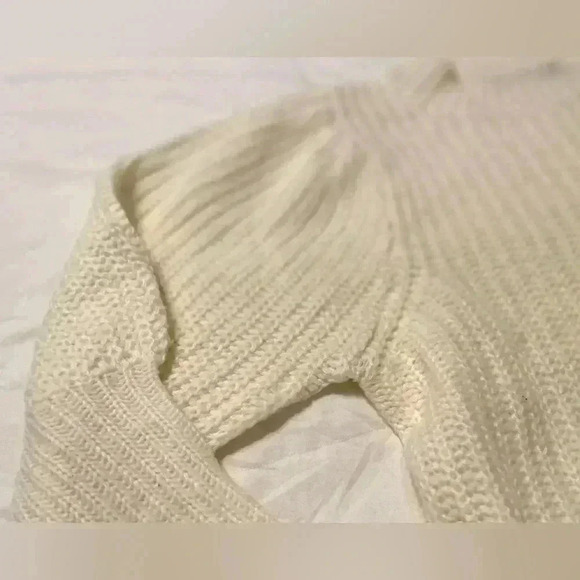 NWOT NASTY GAL cream cropped puff shoulder sweater woman’s size M NEW classic - Picture 7 of 10